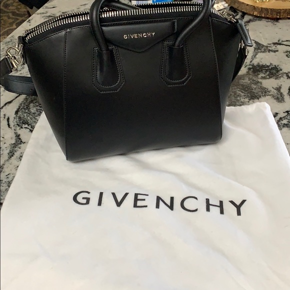 Givenchy Handbags - Givenchy purse